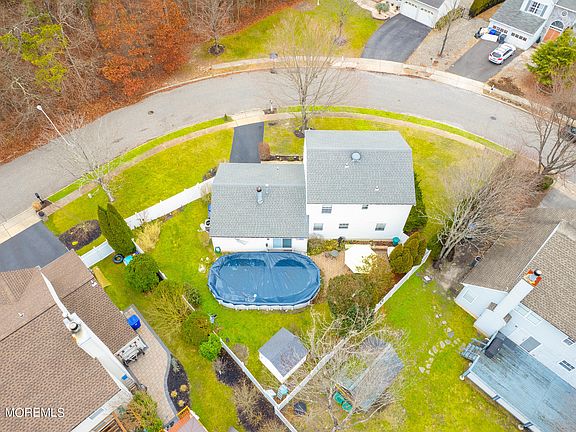 5th image of 444 Vista Court