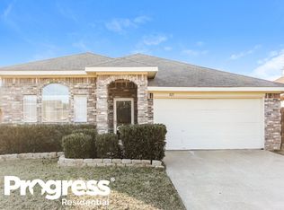 821 Ragland Dr, Cedar Hill, TX 75104