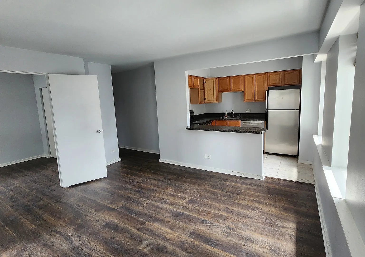 1 bed, 585 sqft, $2,000 — Photo 2