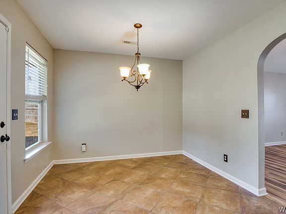 5th image of 198 Wexford Way