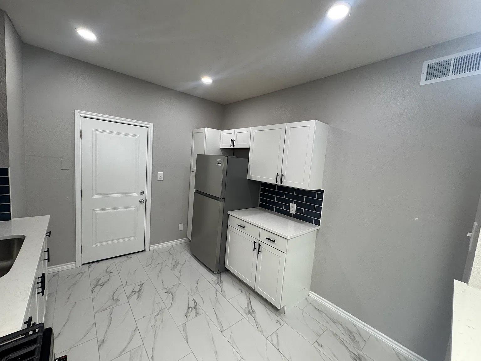 2 bed, 1200 sqft, $1,250 — Photo 4