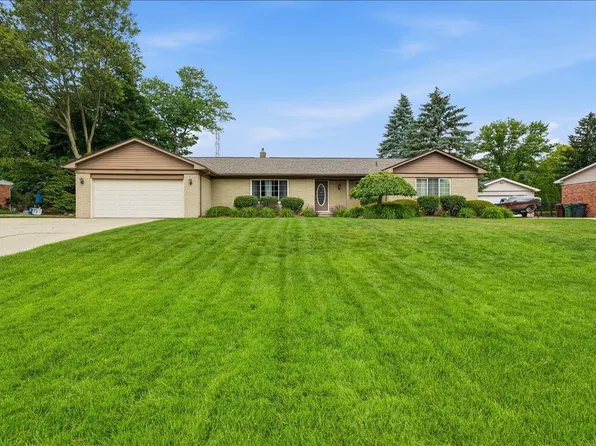 5191 Saint Richard Dr, Shelby Township, MI 48316