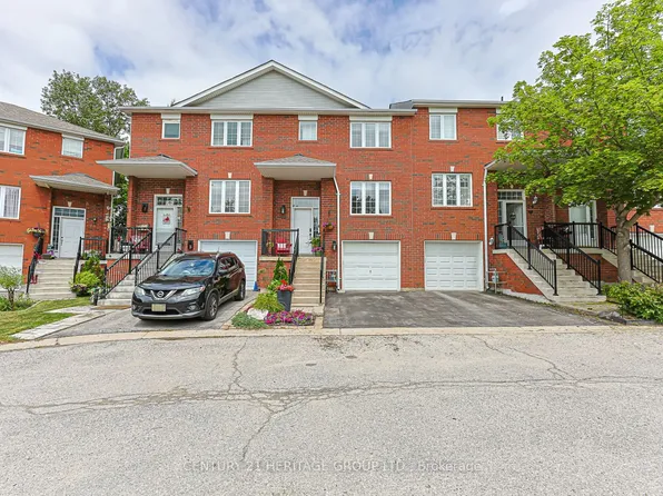 22 Village Green Ln, Bradford West Gwillimbury, ON L3Z 3E7