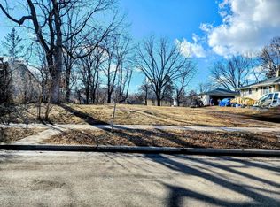 1335 Barclay St, Saint Paul, MN 55106