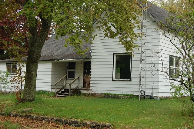 717 W Main St photo 1