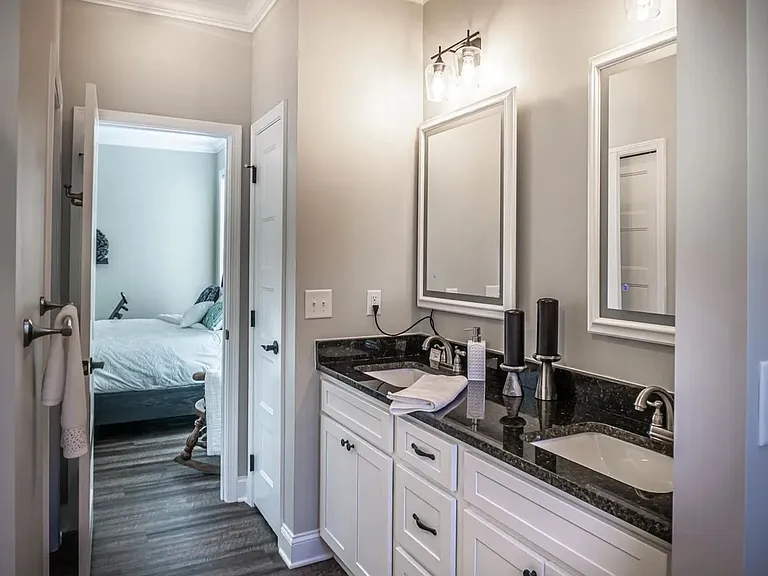 515 Villa Ln — Photo 17