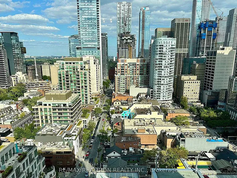 155 Yorkville Ave — Photo 20