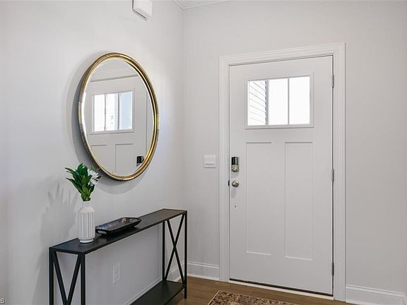 4th image of 126 Lemongrass Ln