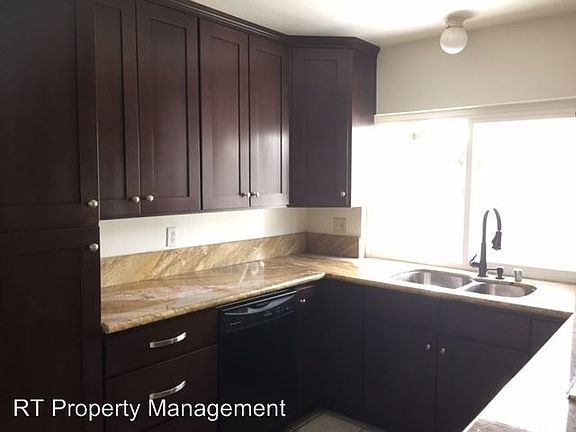 4th image of 1327 N Placer Ave