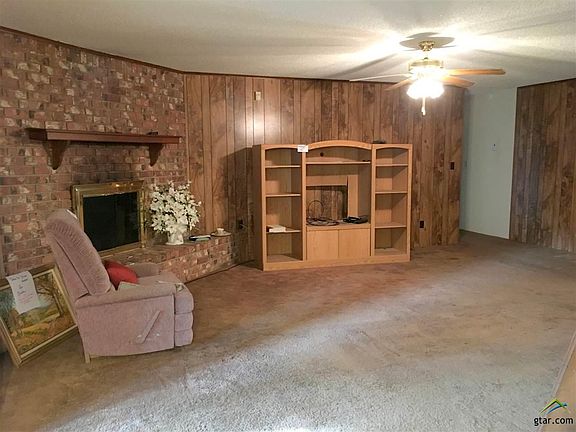 5th image of 304 Royal Ln