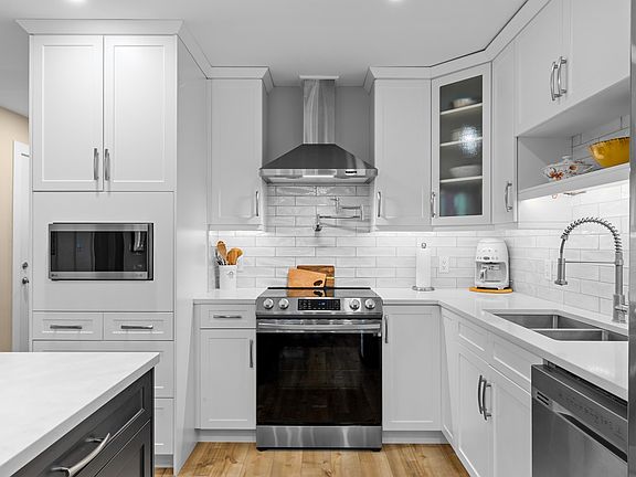 5th image of 74 Mill Pond Ln