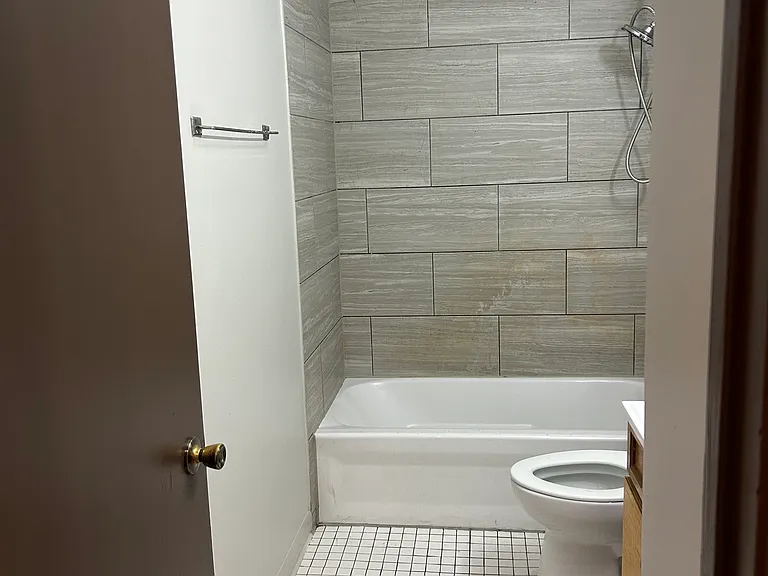 18116 Orleans Dr — Photo 10