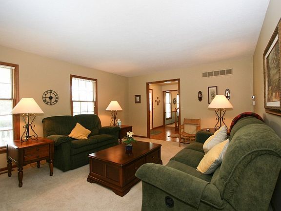 5th image of 51235 Ashley Dr