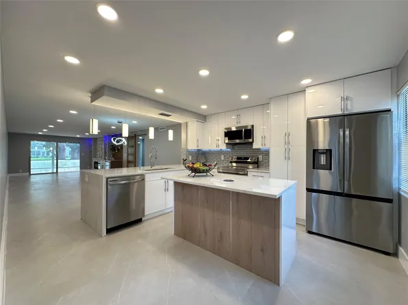 2002 Granada Drive #M1, Coconut Creek, FL 33066