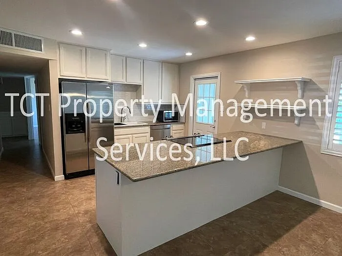 3 bed, 2.0 bath, 1470 sqft, $2,695 — Photo 3