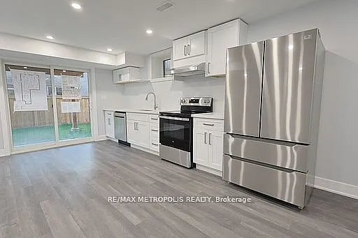 75 Eastgrove Sq #BASEMENT — Photo 16