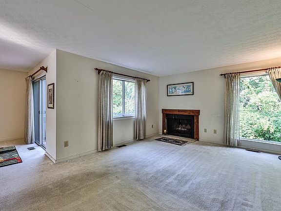 2nd image of 66 Twin Lakes Dr