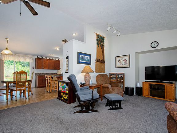 5th image of 2516 NE 90th St