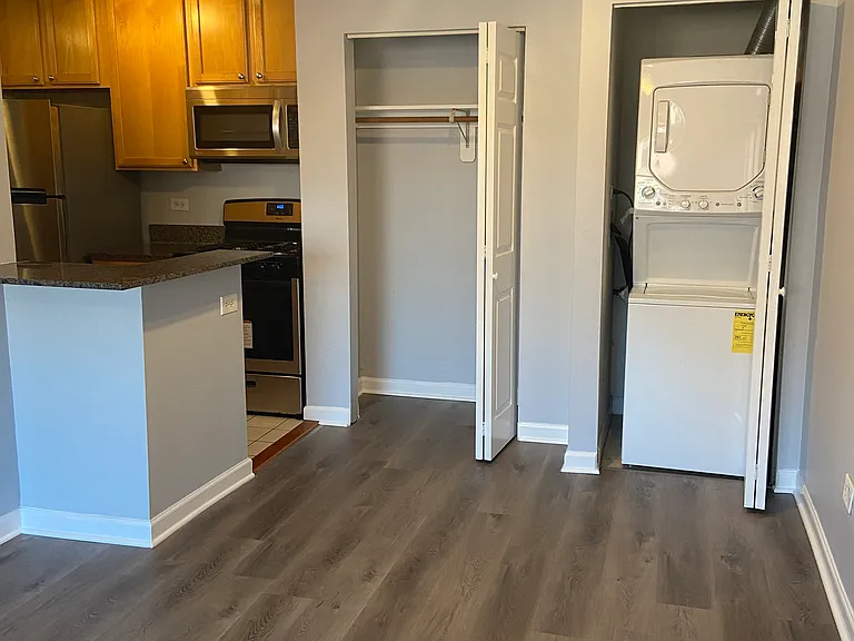 900 W Fullerton Ave #4B — Photo 4