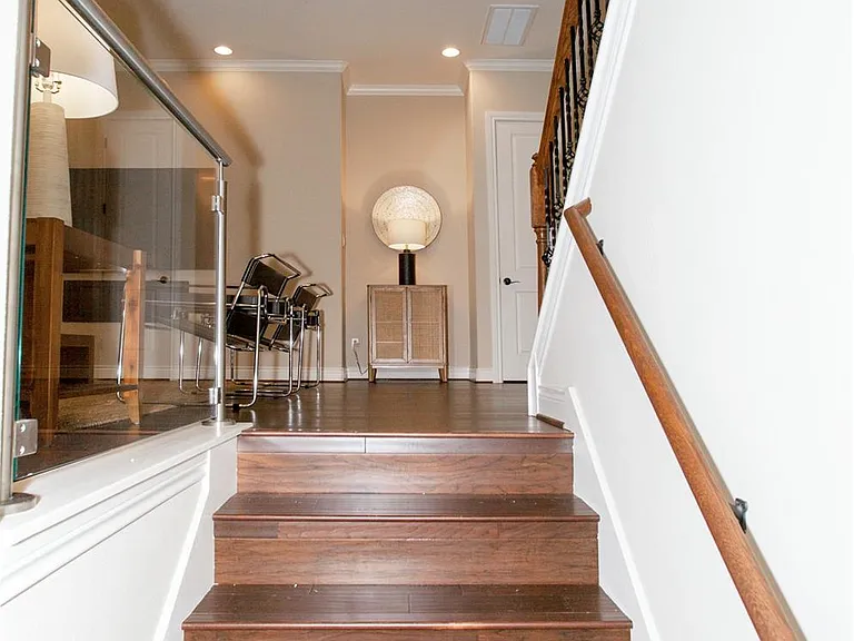 224 Adams St — Photo 11