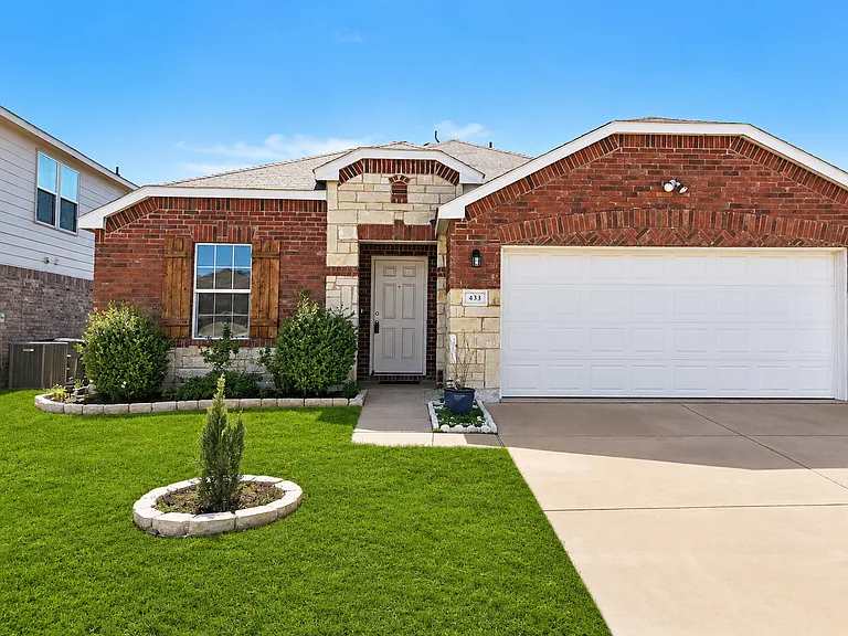 433 Magma Dr — Photo 1