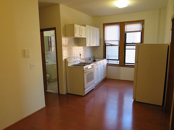 2nd image of 2525 44th St APT 2R