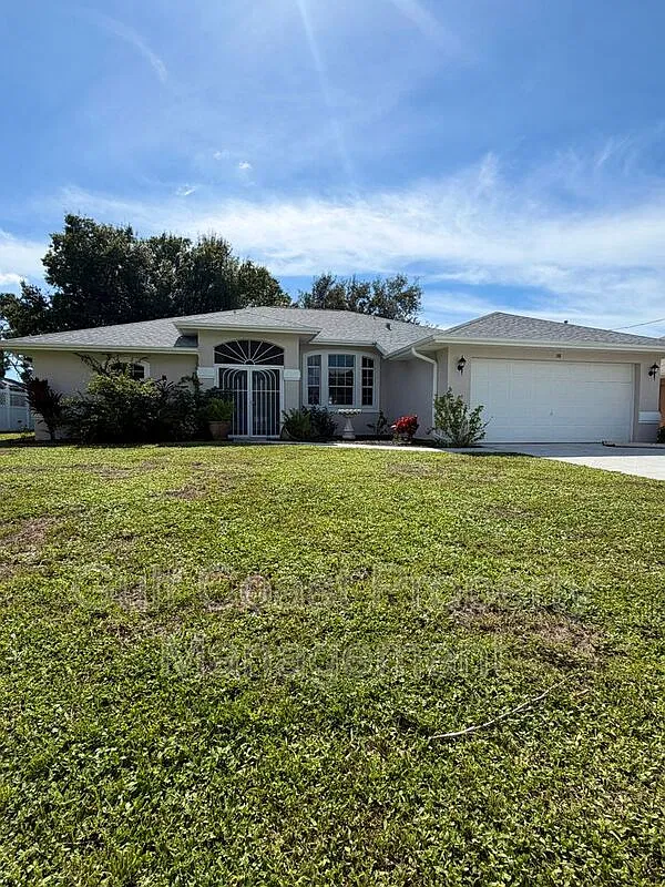3 bed, 2.0 bath, 1739 sqft, $2,100 — Photo 1