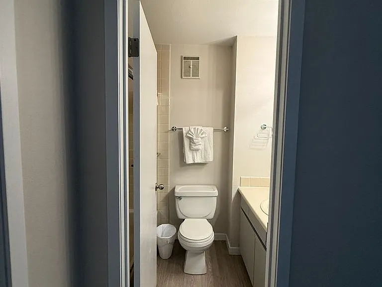812 Walnut St #C — Photo 25