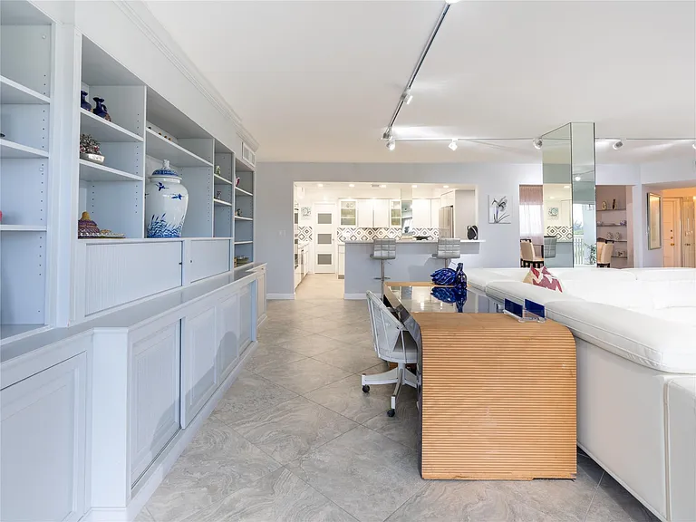 2850 N Palm Aire Dr #601 — Photo 18
