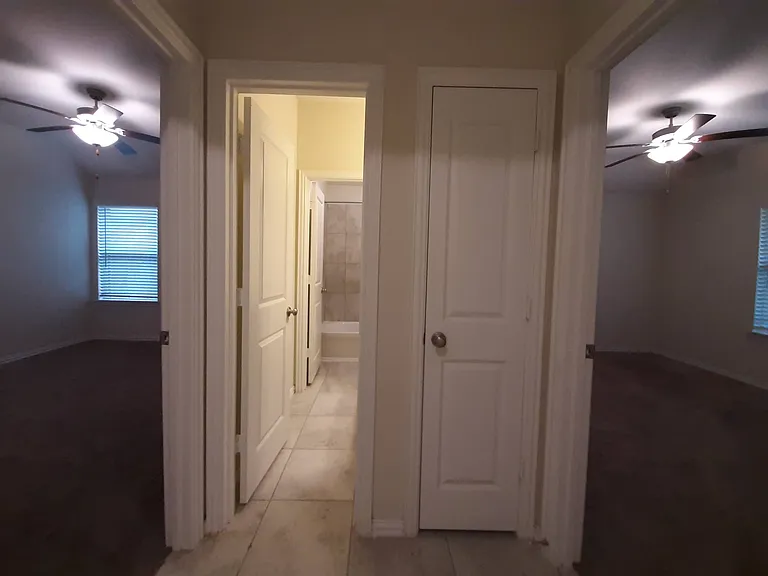 1514 Ancient Oak Ln — Photo 44