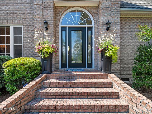 3rd image of 2835 Inverness Cir SE