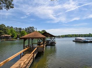 2772 Lake Shore Rd S, Denver, NC 28037