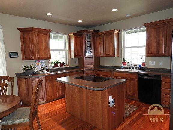 4th image of 316 Annie Glade Dr