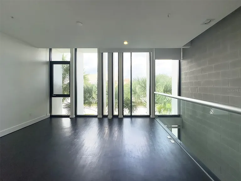 154 2nd St SW #2 — Photo 16