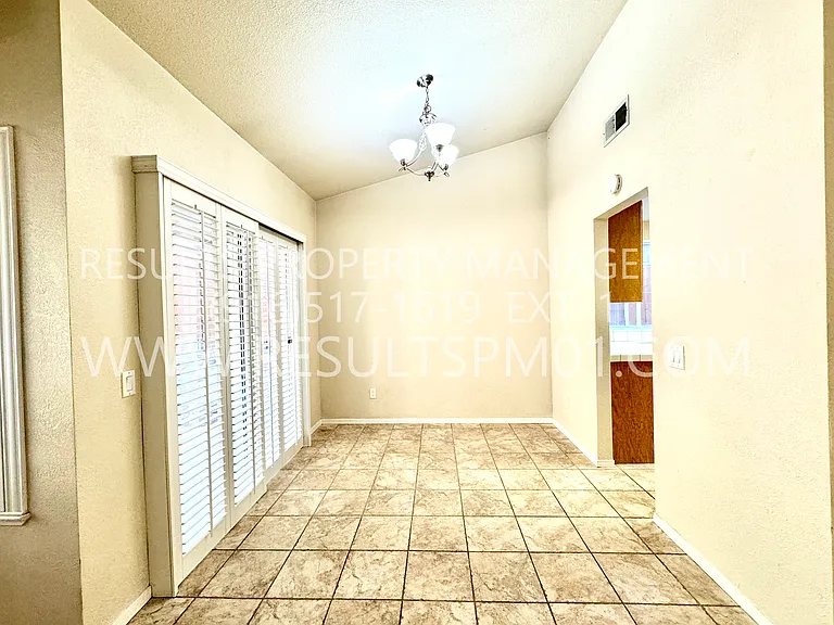 3413 Cobblestone Dr — Photo 11