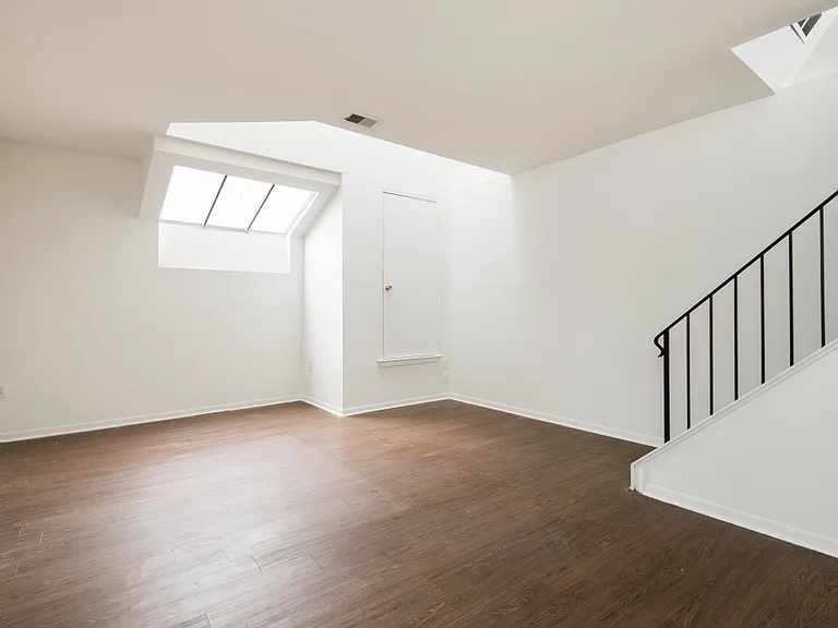 Liberty View Apartments — Photo 11
