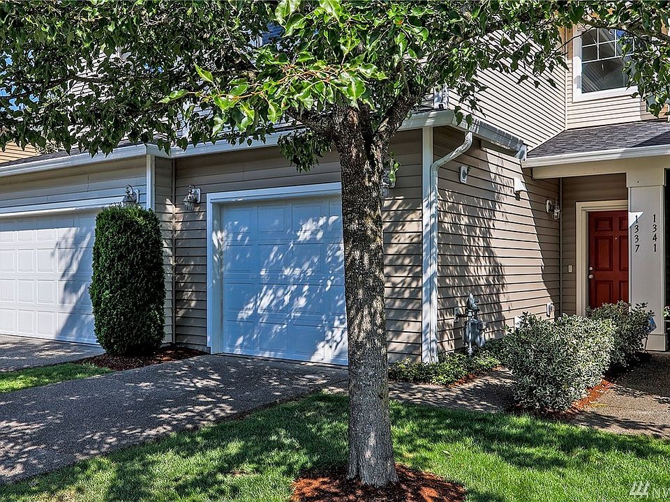 1st image of 1337 51st Pl NE