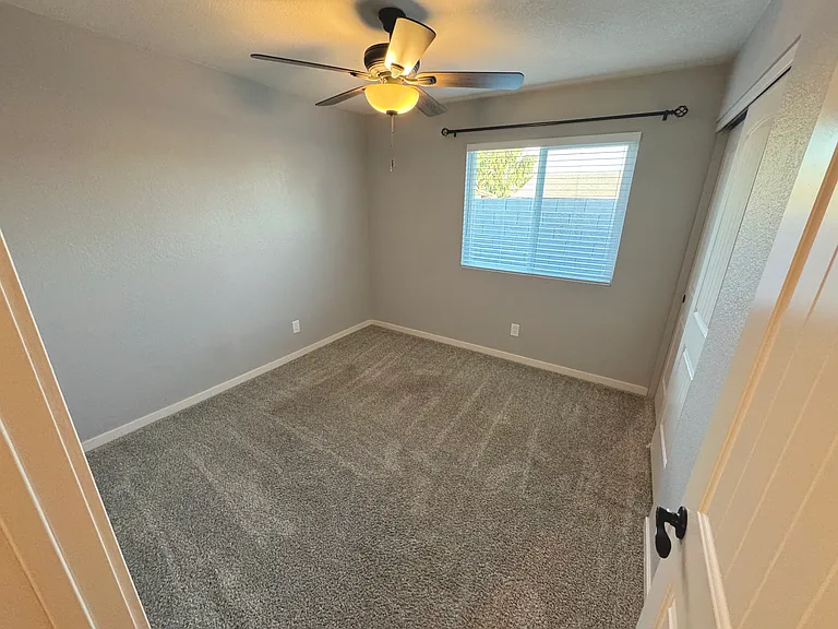 1618 W Brooks St — Photo 19