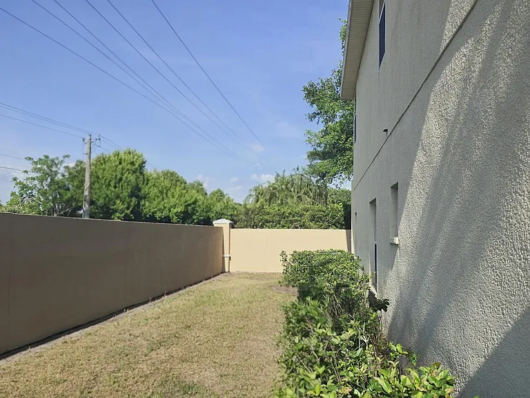 1112 Andrew Aviles Cir — Photo 10