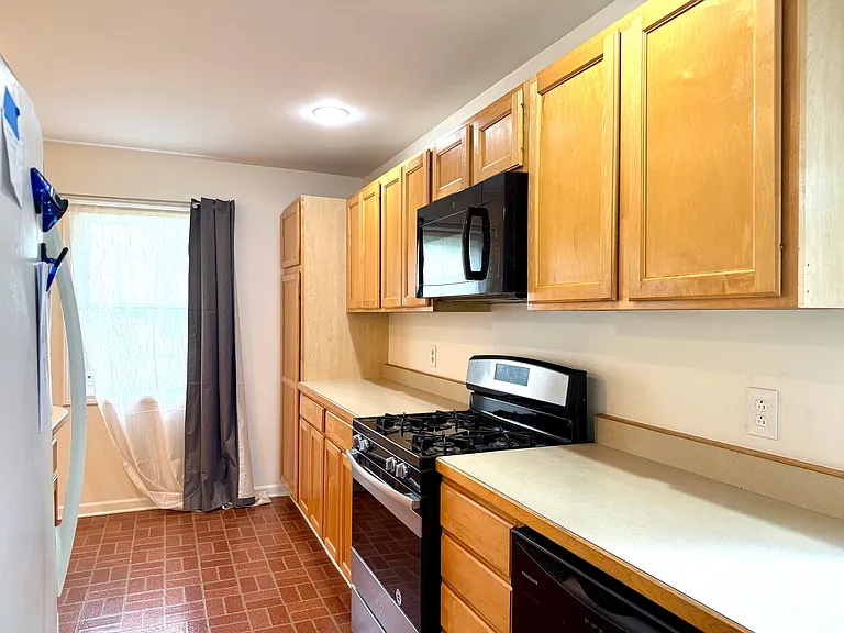 1006 N Dryden Ave — Photo 10