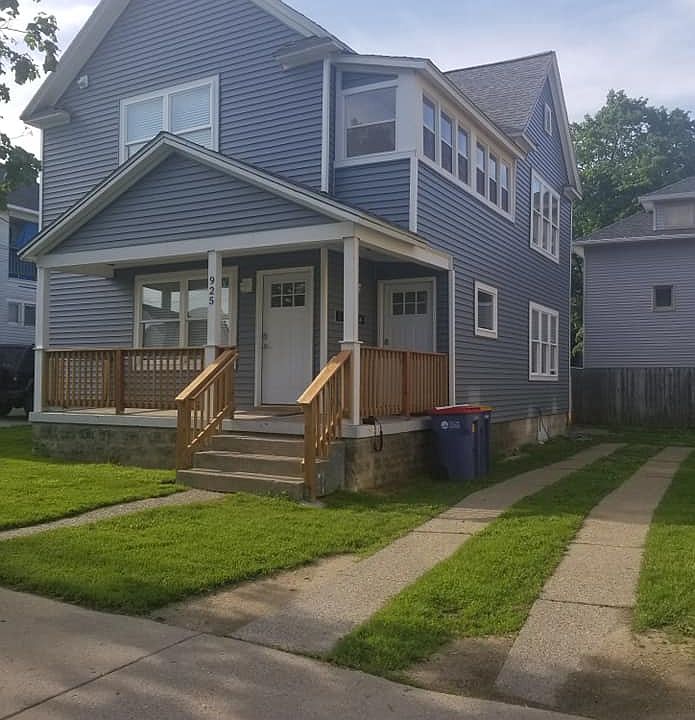 1st image of 925 4th St NW