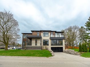 70 Collins Cres, Aurora, ON L4G 2W2