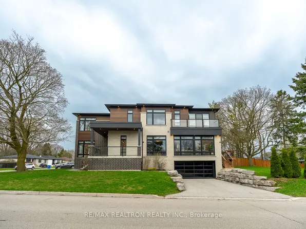 70 Collins Cres, Aurora, ON L4G 2W2