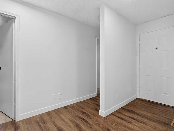 5th image of 128 N Castledale Cres NE