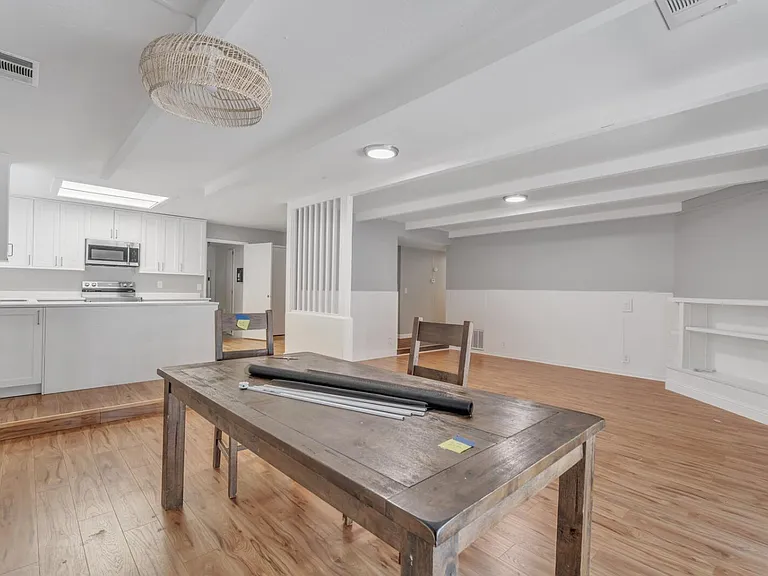 2725 Loyola Dr — Photo 3