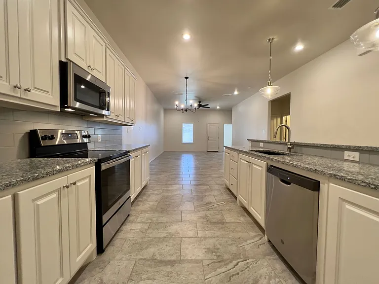 5508 Lehigh St — Photo 5