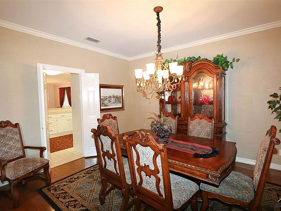 5th image of 14427 Cedarwood Cir