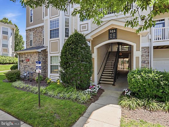 5th image of 504 Sunset View Ter SE Unit 301