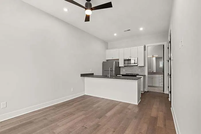 5916 Morrow Rd #200 — Photo 3