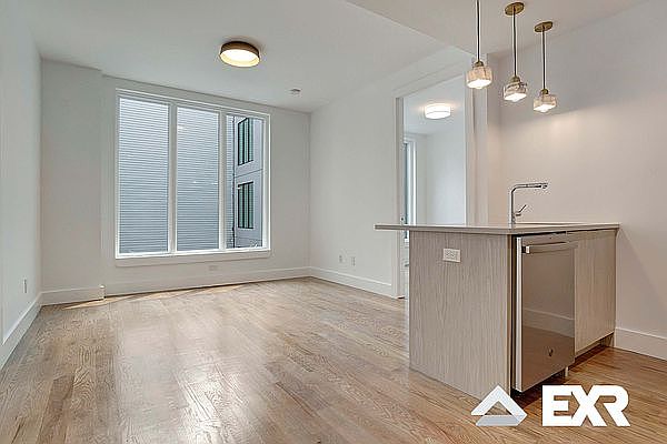 1st image of 152 Erasmus St #304
